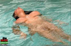 Beach/swimming_pool amateurs young teens 001 77/122