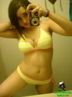 A busty teen bombshell took some sexy selfpics  65/65