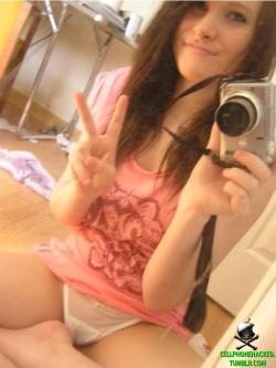 Sweet teen youngsters taking hot and sexy selfpics 4/44