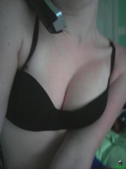 This horny emo teen girlfriend poses for some selfpics 38/50