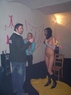 Party girls - valentine striptease and bodypainting 35/73