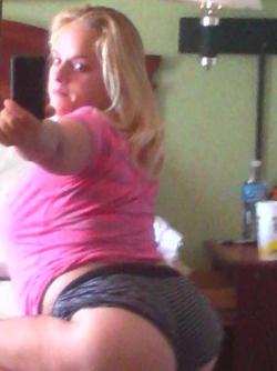Big tits amateur blonde 9/25