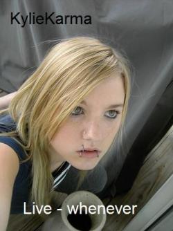 Selfshots - blonde pussy 11/134