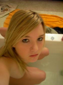 Selfshots - blonde pussy 32/134