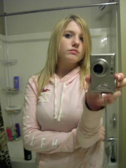 Selfshots - blonde pussy 118/134