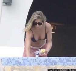Jennifer aniston - bikini candids in los cabos - celebrity 10/13