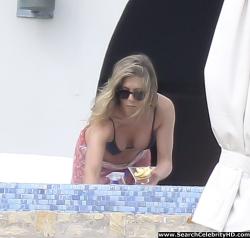 Jennifer aniston - bikini candids in los cabos - celebrity 13/13