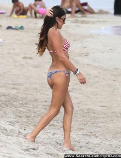 Claudia romani - bikini candids in miami - celebrity 10/16