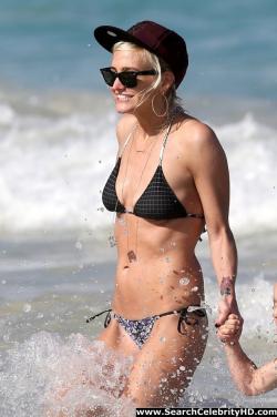 Ashlee simpson - bikini candids in hawaii 6/8