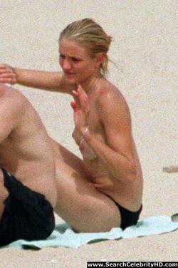 Cameron diaz topless in spiaggia - celebrity 3/8