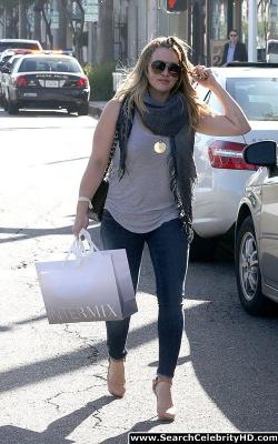 Hilary duff - out and about shopping candids in beverly hills - celebrity 8/54