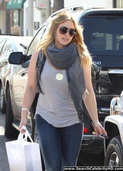 Hilary duff - out and about shopping candids in beverly hills - celebrity 30/54