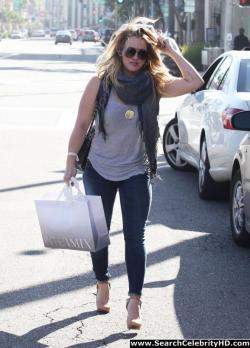 Hilary duff - out and about shopping candids in beverly hills - celebrity 41/54