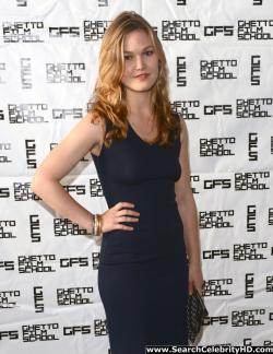 Julia stiles see-thru dress at ghetto film school annual benefit gala - celebrity 5/5