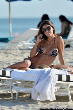 Claudia galanti topless bikini candids on beach in miami - celebrity 43/61