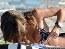 Claudia galanti topless bikini candids on beach in miami - celebrity 56/61