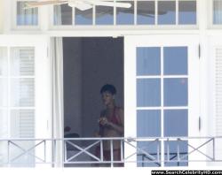 Rihanna naked ass and topless boobs candids through her balcony window - celebrity 3/40