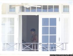 Rihanna naked ass and topless boobs candids through her balcony window - celebrity 7/40