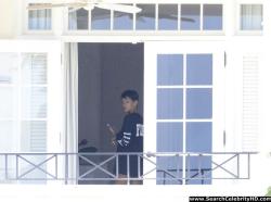 Rihanna naked ass and topless boobs candids through her balcony window - celebrity 18/40