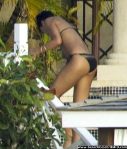Rihanna naked ass and topless boobs candids through her balcony window - celebrity 29/40