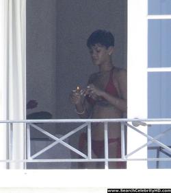 Rihanna naked ass and topless boobs candids through her balcony window - celebrity 39/40