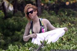 Beyonce - nipslip candids at the beach in hawaii - celebrity 14/21
