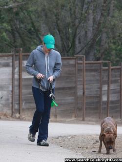 Jessica biel - ass candids at runyon canyon - celebrity 1/9