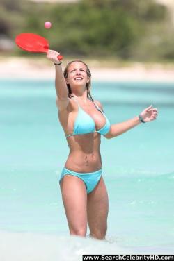 Gemma atkinson - bikini candids at the beach in caribbean - celebrity 15/15