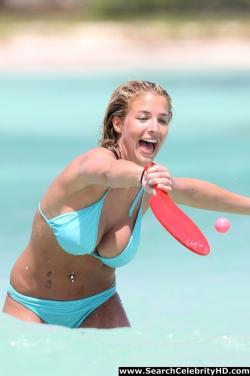 Gemma atkinson - bikini candids at the beach in caribbean - celebrity 13/15