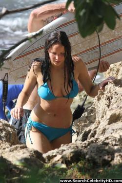 Jennifer lawrence - bikini candids in hawaii - celebrity 5/24