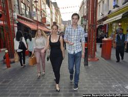Jennifer lawrence - braless candids in london - celebrity 8/16