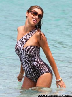 Adriana lima amazing ass and hot camel-toe - celebrity 25/65