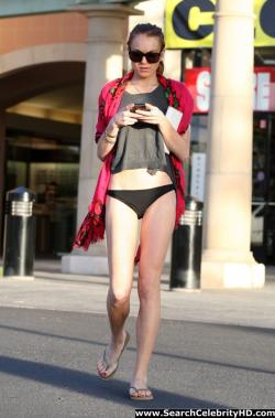 Lindsay lohan - camel-toe candids in hawaii - celebrity 6/7