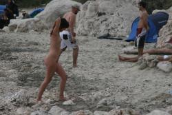 Amateur girls on beach 12(55 pics)