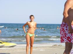 Amateur girls on beach 17 2/72