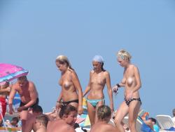 Amateur girls on beach 17 29/72
