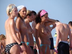 Amateur girls on beach 17 32/72