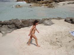 Amateur girls on beach 17 67/72