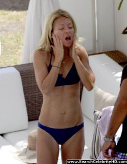 Kelly ripa is a hot bitch 2/12