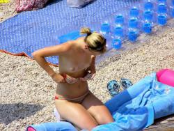 Amateur girls on beach 10 5/61