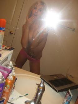 Selfpics - blonde in bad 68/69