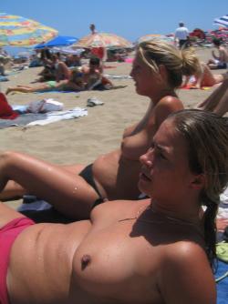 Amateur girls on beach 23 24/72