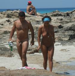 Amateur girls on beach 18 37/60