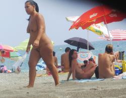 Amateur girls on beach 18 54/60