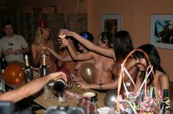 Amateur naked party 195/516