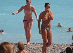 Amateur girls on beach 21 30/72