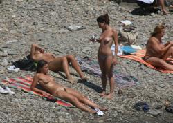 Amateur girls on beach 22 37/48