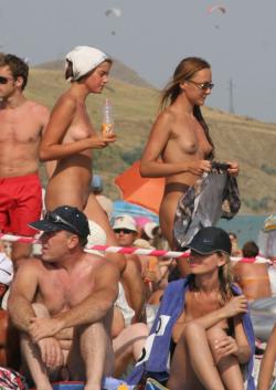 Amateur girls on beach 37 4/50