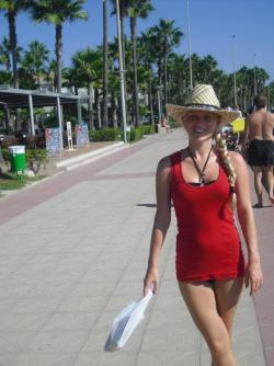 Nice blonde hot vacation beach pix 8/148