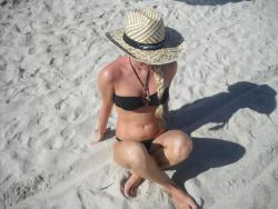 Nice blonde hot vacation beach pix 10/148